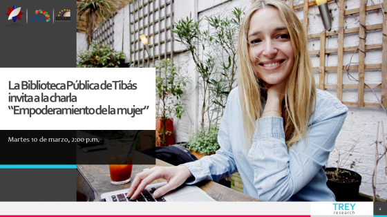Charla: "Empoderamiento de la mujer" En el lado izquierdo de la imagen una mujer sonriendo y a la derecha el texto: La Biblioteca Pública de Tibás invita a la Charla: "Empoderamiento de la mujer"