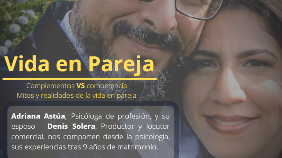 Conversatorio vida en pareja Fotografía de un hombre y una mujer sonriendo y con letra amarilla: Vida en pareja