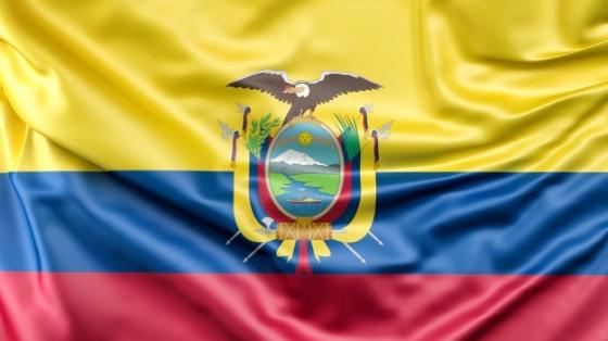 Alajuela, capital del mundo: Ecuador Bandera de Ecuador arrugada