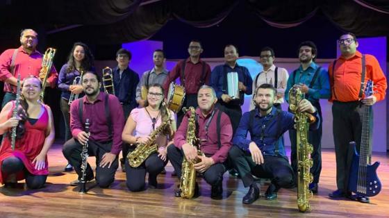 Evento musical: Promoción del Disco “Sonoridades del Caribe” de Banda de Conciertos de Limón músicos en escenario