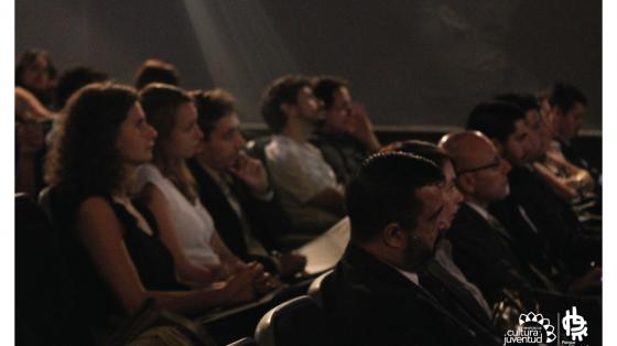 Charla Registro de Marca Grupo de personas prestando atención a un charlista