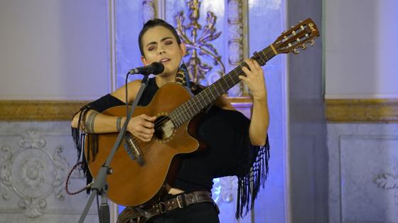 Maf É Tulá "Del centro hacia afuera"