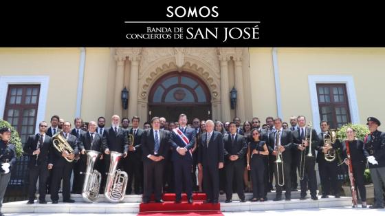 Concierto Protocolario - Banda de Conciertos de San José Banda de Conciertos de San José junto al presidente en la fachada de la Casa Amarilla