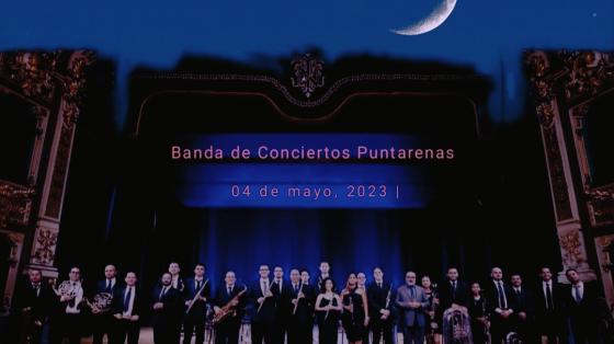 " Ven y acércate a la música"