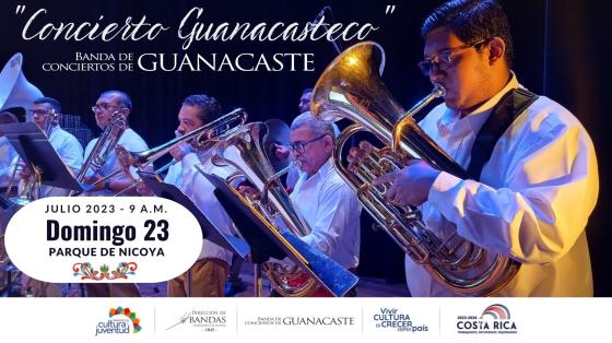 Músicos eufonistqas tocando de pie con fondo azul oscuro