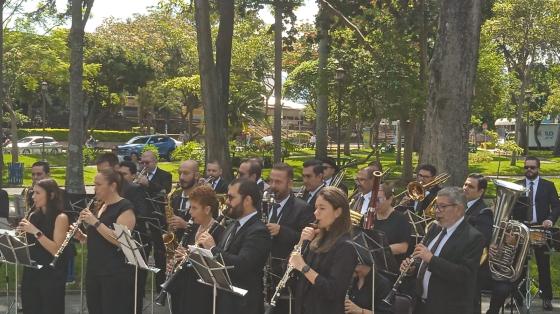 "Ofrenda Floral de España"| Banda de Conciertos de San José Banda de San José tocando en el Parque Nacional