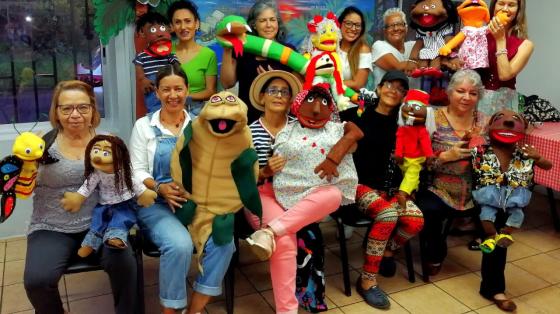 Participantes del taller de Títeres