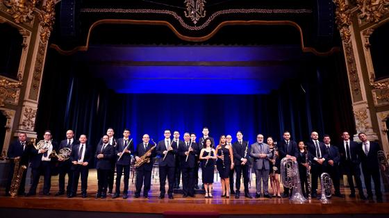 Foto de la Banda de Puntarenas en el Teatro Nacional