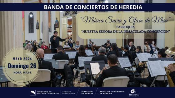 Misa de Tropa y Música Sacra | Banda de Conciertos de Heredia Foto del Maestro Andrés Porras dirigiendo a la Banda de Heredia dentro de la Iglesia Inmaculada de la Concepción