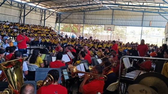 Concierto Didáctico "Día de los Niños y Niñas" | Banda de Conciertos de Guanacaste Banda de Conciertos de Guanacaste en un centro educativo