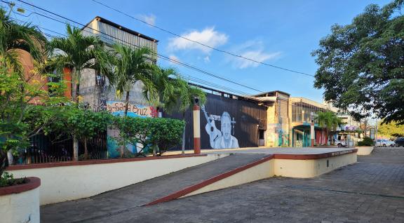 Fachada de la Casa de la Cultura de Santa Cruz 