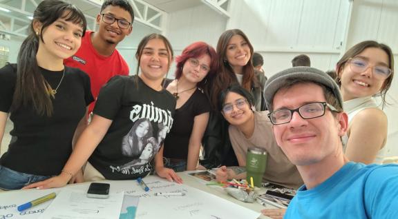 foto ilustrativa jóvenes 