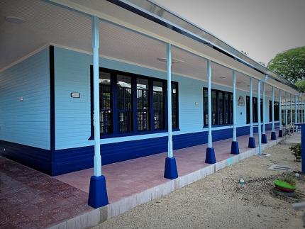 Fotografía: La Escuela Andrés Briceño Acevedo, ubicada en Nicoya, Guanacaste, resultó ganadora en la edición 2017 del certamen “Salvemos nuestro patrimonio histórico-arquitectónico. El Centro de Patrimonio entregó a la comunidad la escuela restaurada, el 23 de agosto de 2018. Foto: Centro de Patrimonio.