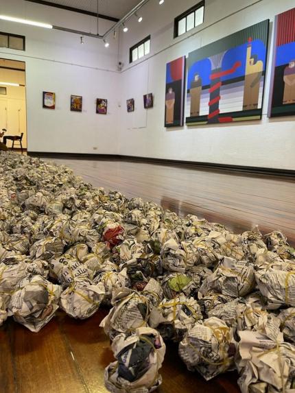 La exposición “Eva”, estará disponible hasta el 13 de junio de 2021, de martes a domingo, de 9 a.m. a 5 p.m., en el Museo Histórico Cultural Juan Santamaría, Alajuela. La entrada es gratuita. La exposición “Eva”, estará disponible hasta el 13 de junio de 2021, de martes a domingo, de 9 a.m. a 5 p.m., en el Museo Histórico Cultural Juan Santamaría, Alajuela. La entrada es gratuita.