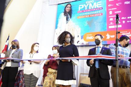Este viernes 05 de noviembre se inauguró la X edición de la ExpoPYME, un punto de encuentro para empresarios y emprendedores, a cargo del Ministerio de Economía, Industria y Comercio Este viernes 05 de noviembre se inauguró la X edición de la ExpoPYME, un punto de encuentro para empresarios y emprendedores, a cargo del Ministerio de Economía, Industria y Comercio
