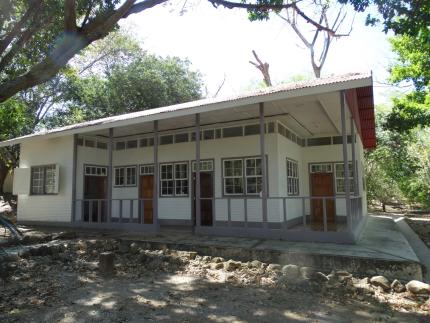 En el antiguo dispensario médico, ahora totalmente restaurado, hay una exposición que informa al visitante sobre su uso original y otros aspectos relevantes de la historia de la Isla como presidio. Por: LLópez-CICPC.