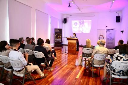 Lanzamiento se realizó en la Galería Dinorah Bolandi del Teatro Popular Melico Salazar.