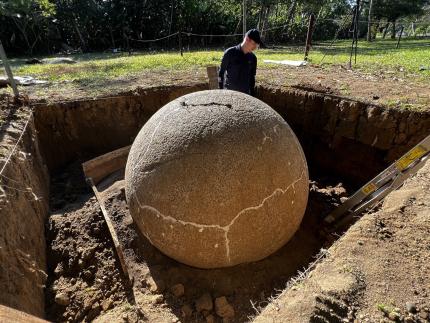Trabajos forman parte de proceso sistemático de conservación- restauración de esferas de piedra que corresponden a los sitios Patrimonio Mundial. Fotografía: Museo Nacional de Costa Rica Trabajos forman parte de proceso sistemático de conservación- restauración de esferas de piedra que corresponden a los sitios Patrimonio Mundial. Fotografía: Museo Nacional de Costa Rica