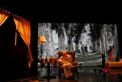 Coreografía "No me olvides", fotógrafa: Hellen Hernández, espectáculo "El olor del Otoño", 2021 