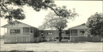 Casona en la década de 1950, cerca de su construcción. Cortesía de la Arq. Díaz.