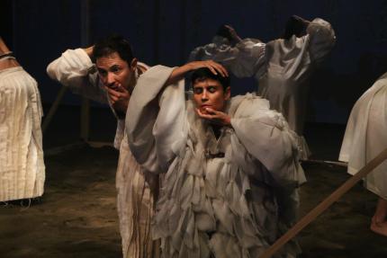 Este fin de semana el Centro Nacional de la Cultura (CENAC) le espera con dos obras: “Esos tiempos del después” en el Teatro 1887 y “Estrellas negras, en el mundo mágico de Isidro Con Wong”, en el Teatro Nacional de la Danza.