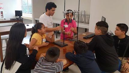Talleres serán impartidos por estudiantes de Educación, Física, Ingeniería Química, Historia y Geología, entre otras carreras de la UCR Talleres serán impartidos por estudiantes de Educación, Física, Ingeniería Química, Historia y Geología, entre otras carreras de la UCR
