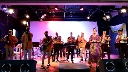 Banda de Conciertos de Limón y la agrupación Kawe Calypso, unieron sus talentos musicales para brindar una gira de conciertos bajo el nombre “Back to Our Roots” Banda de Conciertos de Limón y la agrupación Kawe Calypso, unieron sus talentos musicales para brindar una gira de conciertos bajo el nombre “Back to Our Roots”