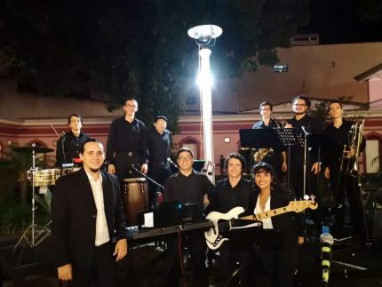 Desde las 7 p.m., la agrupación nacional “Cultura Latina” brindará un concierto tropical, para invitar al público a bailar Desde las 7 p.m., la agrupación nacional “Cultura Latina” brindará un concierto tropical, para invitar al público a bailar