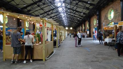 La Feria Hecho Aquí 2022 se realiza desde el viernes 2 y hasta el domingo 4 de diciembre, en las instalaciones de la Antigua Aduana y la Casa del Cuño. Entrada gratuita