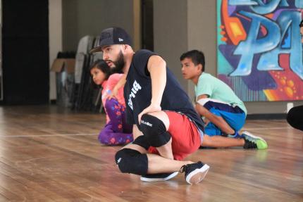 Podrán participar emprendimientos en artes escénicas, artes visuales, audiovisual, diseño, editorial, educación cultural y artística, juegos y juguetería, música, patrimonio material e inmaterial y publicidad