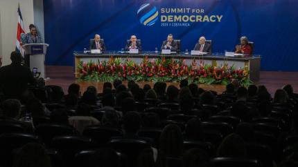 Evento principal que cerró cuatro días de intensas actividades y debates en la II Cumbre por la Democracia Evento principal que cerró cuatro días de intensas actividades y debates en la II Cumbre por la Democracia