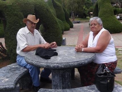 “El parque nos beneficia para venir a distraerse, así como estamos nosotros y se ha beneficiado mucho el comercio por los turistas que trae al cantón. Si no fuera tan lindo no tendría tanto turismo”, opinó Zaida Carvajal. Foto: Prensa MCJ.