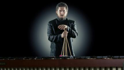 Percusionista ruso-griego, Theodor Milkov, se presentará junto a la OSNCR, bajo la dirección de Eddie Mora, el 30 de junio y 2 de julio, en el Teatro Nacional de Costa Rica