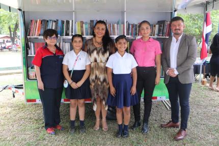 Iniciativa del programa “Puntos de Lectura en Comunidad”, del Sistema Nacional de Bibliotecas, contó con el apoyo de AERIS Costa Rica y Carrocerías Metálicas Chaverri