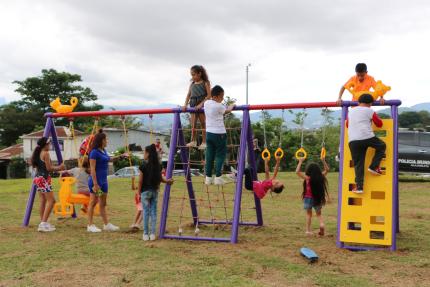 Nuevas instalaciones cuentan con el mejor skatepark del país, cancha multiuso para futsala, baloncesto y voleibol, más de 1.9 kilómetros de ciclovías, senderos y amplias áreas verdes