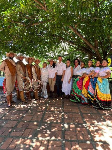 En la actividad de celebración participó Nayuribe Guadamuz, ministra de Cultura y Juventud; Vera Beatriz Vargas, viceministra de Cultura; Sully López, directora del Centro de Patrimonio Cultural; Marco Contreras, presidente del Concejo Municipal Carillo