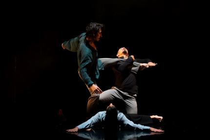 Disfrute de teatro, danza y circo en comunidades de Quepos Disfrute de teatro, danza y circo en comunidades de Quepos