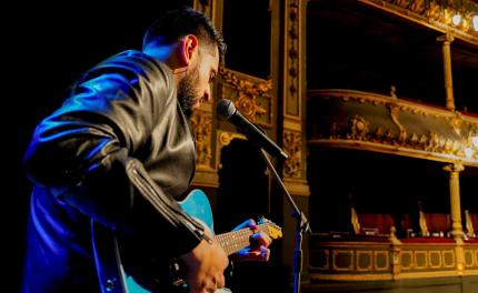Teatro Nacional presenta al guitarrista y cantante José Ramírez Teatro Nacional presenta al guitarrista y cantante José Ramírez