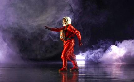 Espectáculo teatral “A la luna” regresa al Teatro Nacional Espectáculo teatral “A la luna” regresa al Teatro Nacional