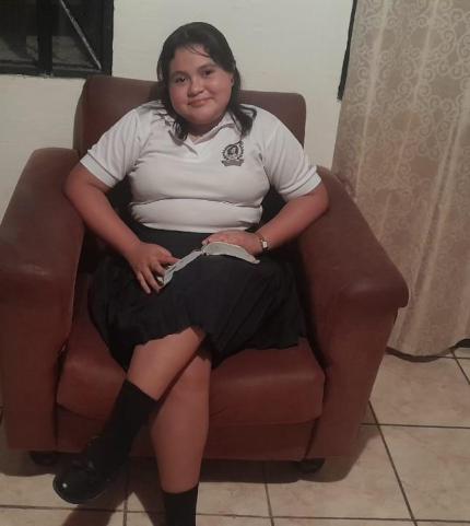 Primer lugar - Sofía Jimena Guzmán Valverde, de la Escuela Floria Zeledón Trejos en Vuelta de Jorco, Aserrí, con su cuento El Pueblo de los Colores.