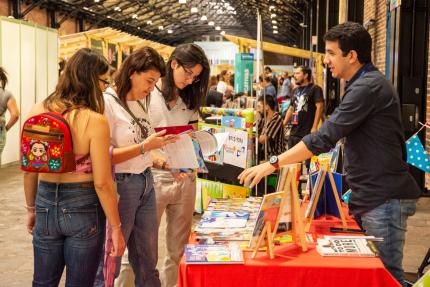 Fiesta Nacional de la Lectura 2025 ofrecerá libros, poesía y un homenaje a la escritora Lara Ríos Fiesta Nacional de la Lectura 2025 ofrecerá libros, poesía y un homenaje a la escritora Lara Ríos