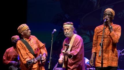 Manuel Monestel y Kawe Calypso Manuel Monestel y Kawe Calypso