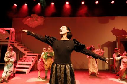 Compañía Nacional de Teatro estrena “El Vivo y la Muerte”, comedia para toda la familia que celebra las tradiciones costarricenses
