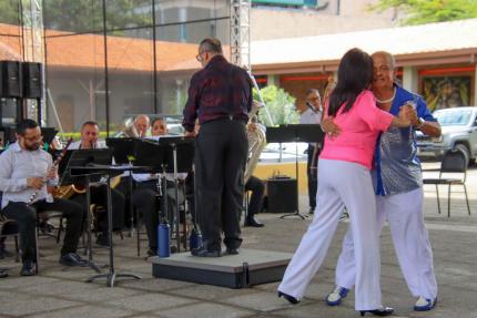 Ministerio de Cultura y Juventud invita a los “Jueves de Bailongo” en el Cenac Ministerio de Cultura y Juventud invita a los “Jueves de Bailongo” en el Cenac