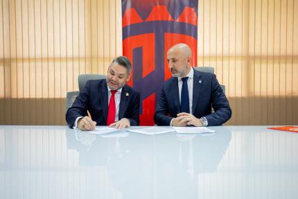 El acuerdo se firmó en el Complejo Deportivo de la FCRF y contó con la participación de Osael Maroto, presidente de la Federación (derecha), y Jorge Rodríguez Vives, ministro de Cultura y Juventud. El acuerdo se firmó en el Complejo Deportivo de la FCRF y contó con la participación de Osael Maroto, presidente de la Federación (derecha), y Jorge Rodríguez Vives, ministro de Cultura y Juventud.