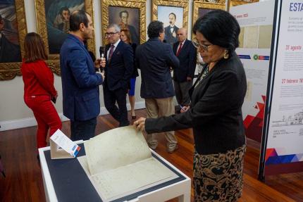 Exposición “Donde nacen las leyes”: Un recorrido por la historia del Poder Legislativo Exposición “Donde nacen las leyes”: Un recorrido por la historia del Poder Legislativo