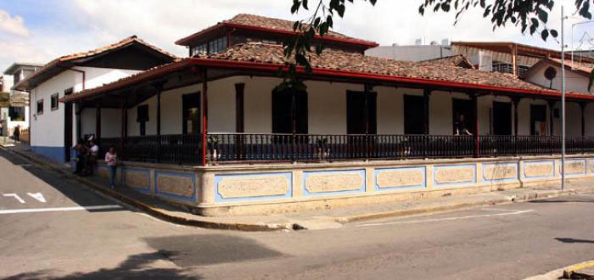 Resultado de imagen de Casa de Alfredo Gonzalez Flores