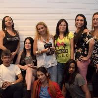 Mujeres de la Fundación TransVida acompañaron a Schumacher durante la presentación de “Atrevidas”