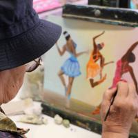 Adulta mayor, estudiante de la Escuela Casa del Artista. Foto: Prensa MCJ