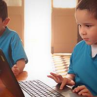 La actividad propone la participación de personas docentes, personas bibliotecólogas, personas cuidadoras y personas mediadoras, a través de la realización de este espacio virtual de intercambio.